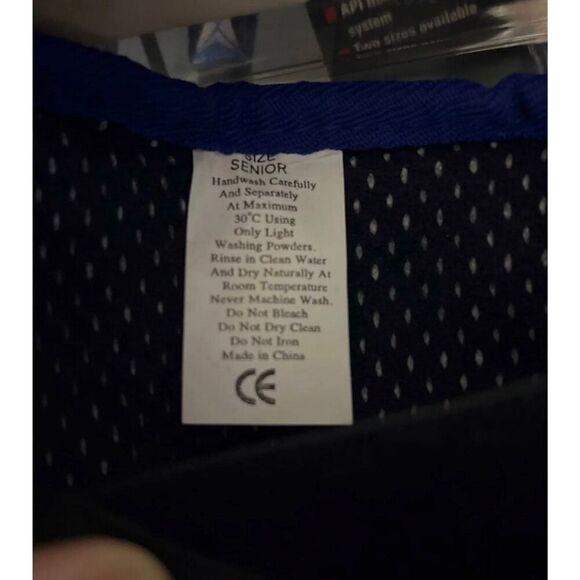 Sondico Ultima Pro Shinguards - Like New in Box - Size “Senior” - Picture 8 of 10